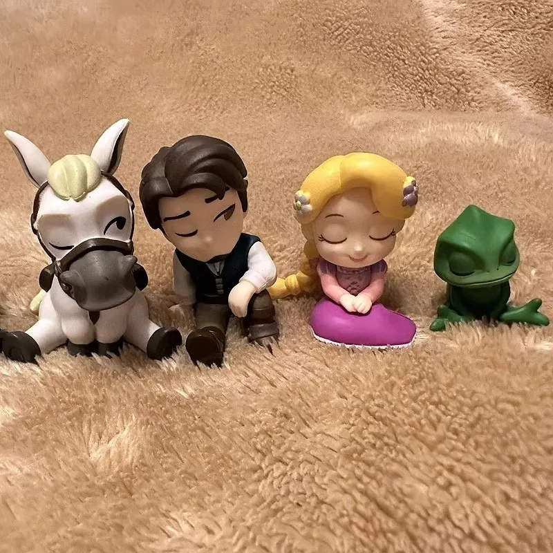 Disney aggrovigliato Kawaii giappone Gashapon Figurine Anime Doll Rapunzel Cute Capsule Toys modello in miniatura regalo