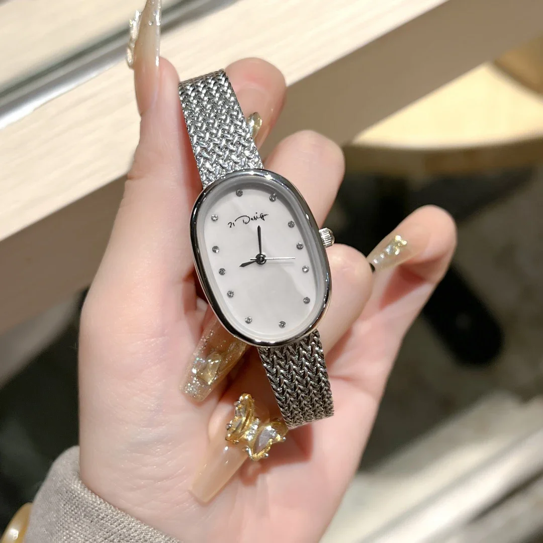 女性用オーバルクォーツ時計スチールバンド付きファッション高級ダイヤモンドダイヤル時計女性用スリムエレガントレディース腕時計ギフト