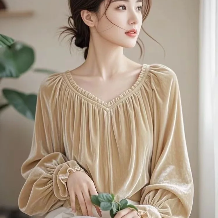 Unique, Exquisite, Beautiful Tops Are Popular This Year: Stylish, Elegant, Youthful, And Trendy Apricot-Colored Gold Velvet
