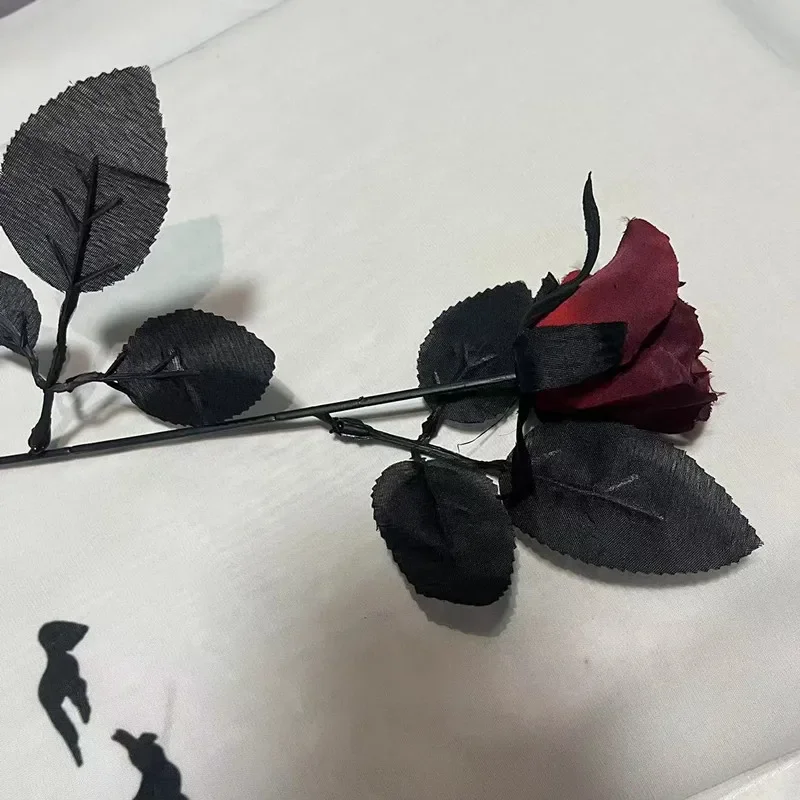 5 stücke 8-9cm Seide schwarze Rose künstlichen Blumen kopf Blumenstrauß nach Hause Wohnzimmer Hochzeit Weihnachten Dekoration Neujahr Dekoration