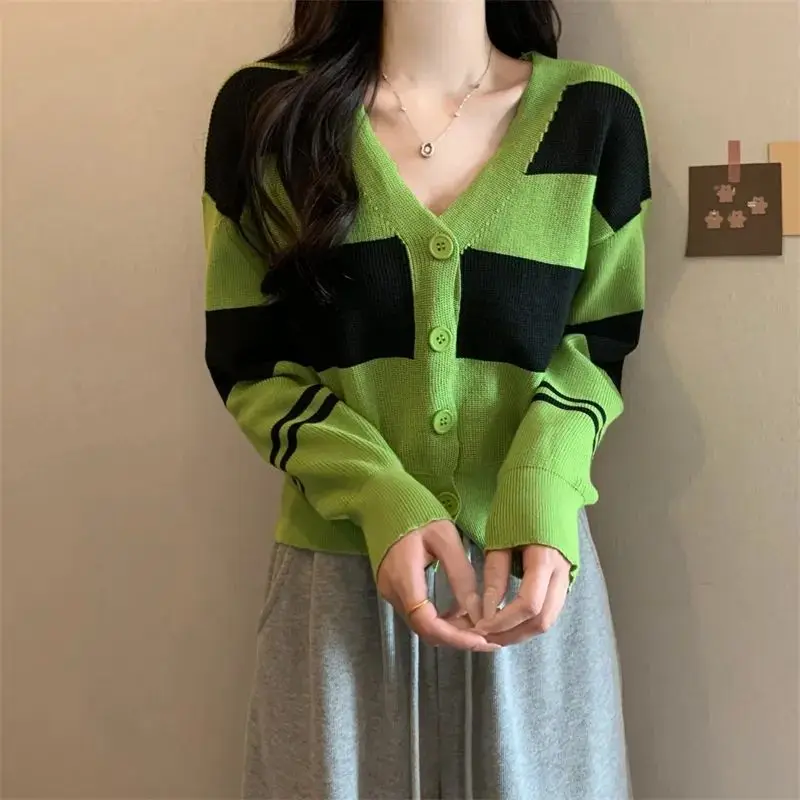 Lazy Style V-neck Sweater New Women's Korean Version Color Blocking Splicing Versatile Casual Knitted Cardigan Short Top