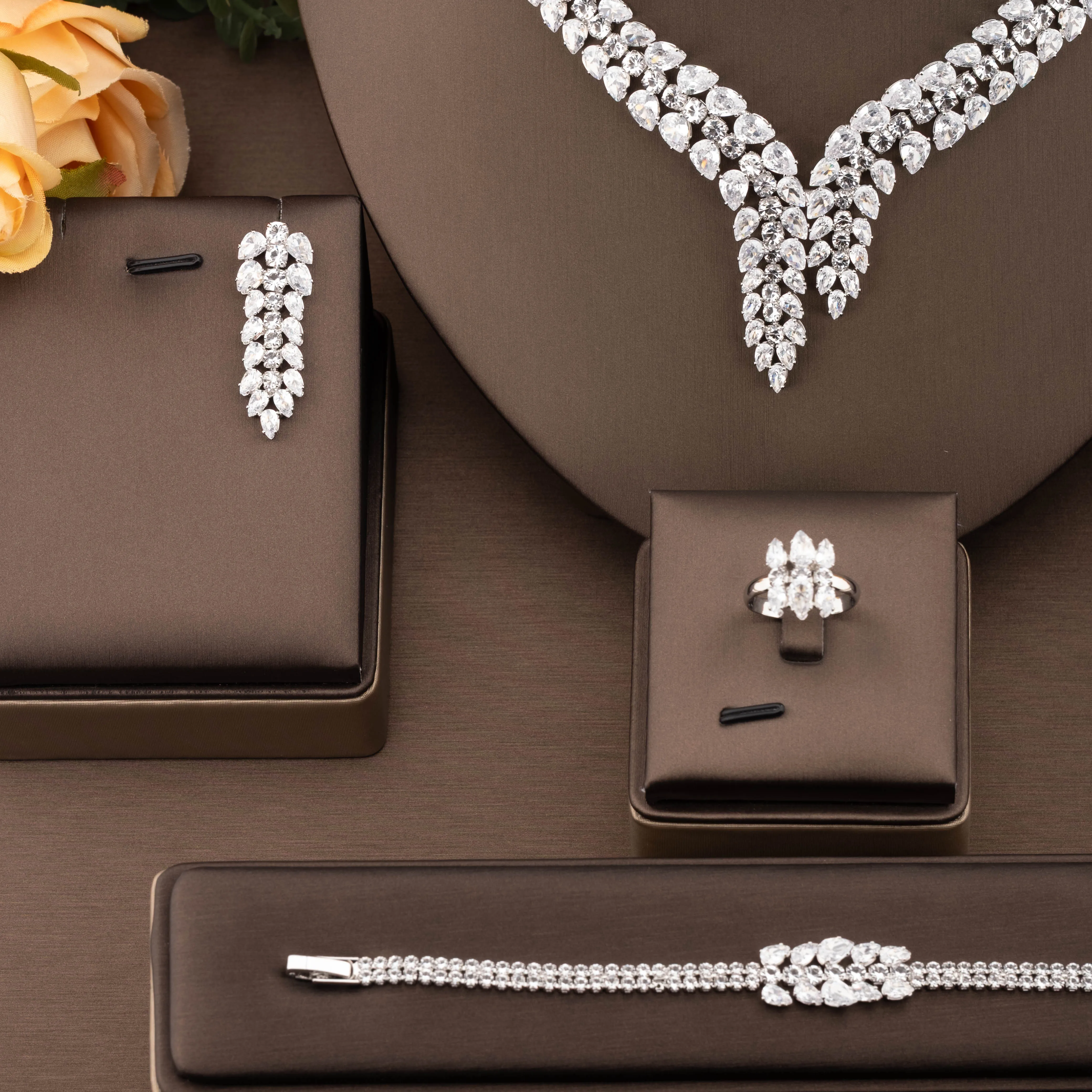 1 Set of Luxurious and Elegant Jewelry Set with Sparkling Cubic Zirconia and Interwoven Wheat Ear Design, Suitable for Women to