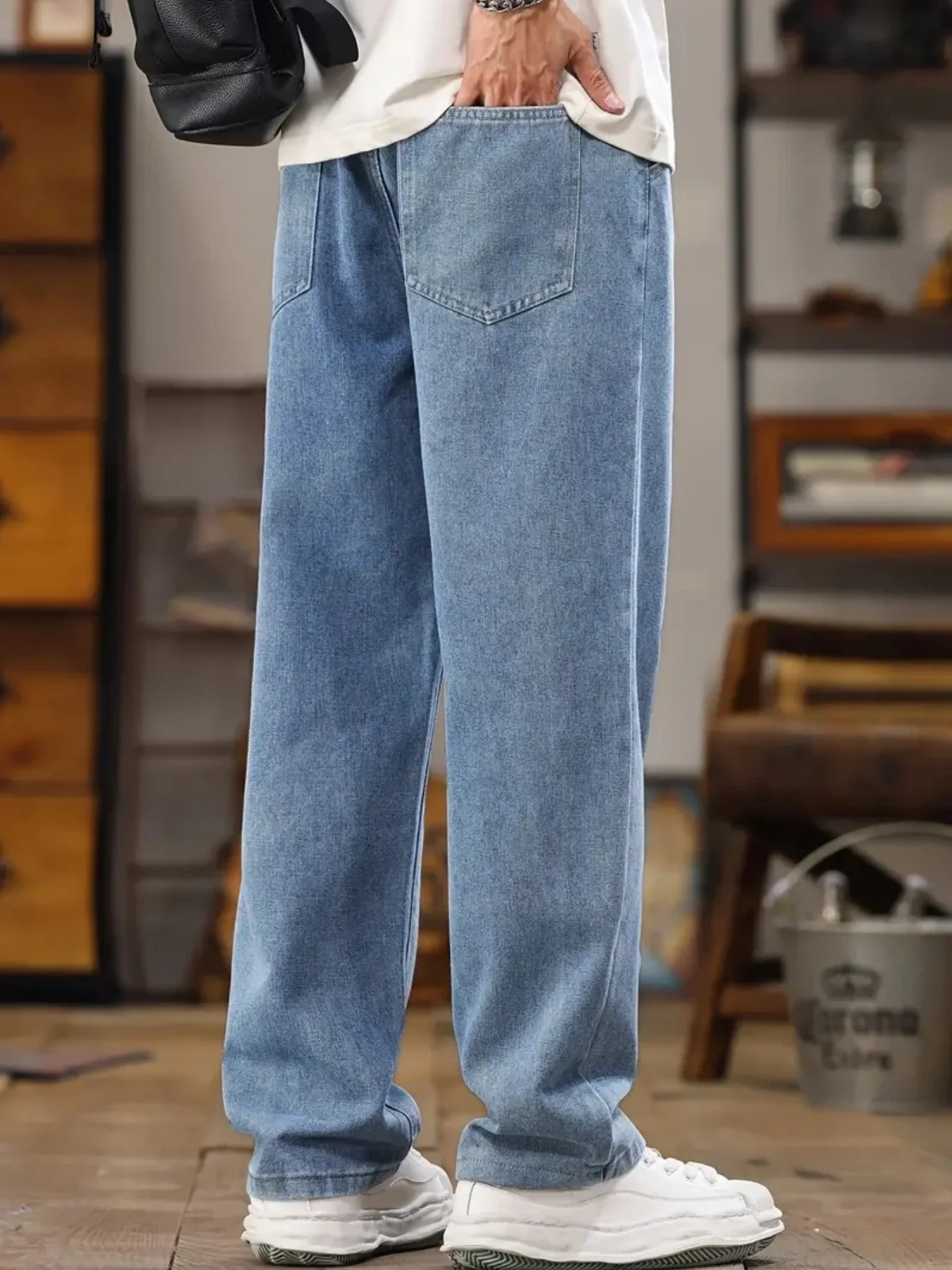 

Men's Straight-Leg Casual Jeans in Blue with Five-Pocket Design for All-Season Comfort and Mid-Rise Fit