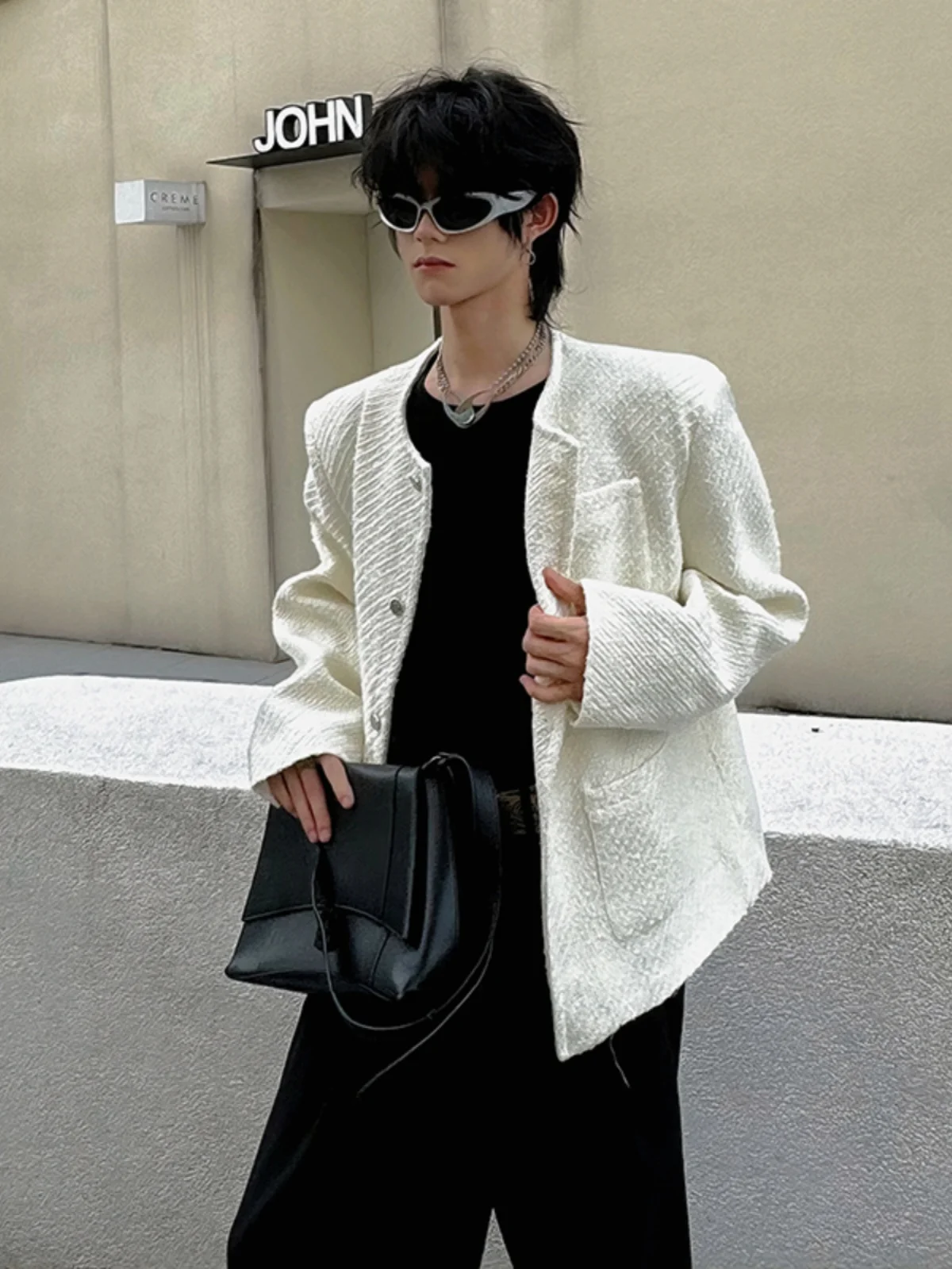 

Белая куртка с подплечниками для мужчин, ранняя осень, корейский стиль, свободный крой, дышащая, с длинными рукавами, круглым вырезом, на одной пуговице