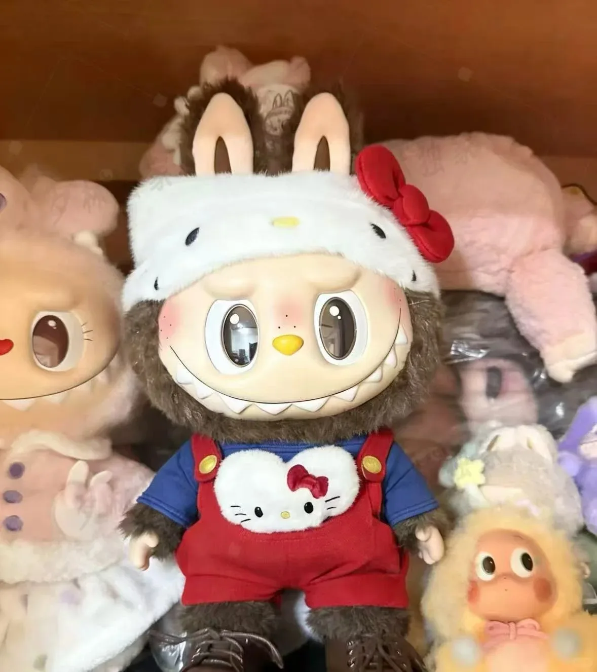 

POPMART Popular co-branded products Labubu Hello Kitty big doll A wonderful collection gift featuring exquisite creative designs