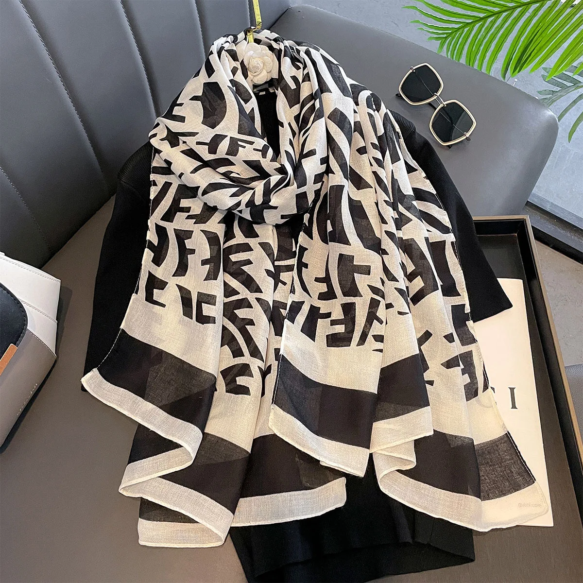 

Новинка 2024 года для женщин, длинный шарф с буквенным принтом, дорожный универсальный ветрозащитный тонкий шаль, одеяло, платки, шарфы Bufandas, пончо, хиджаб