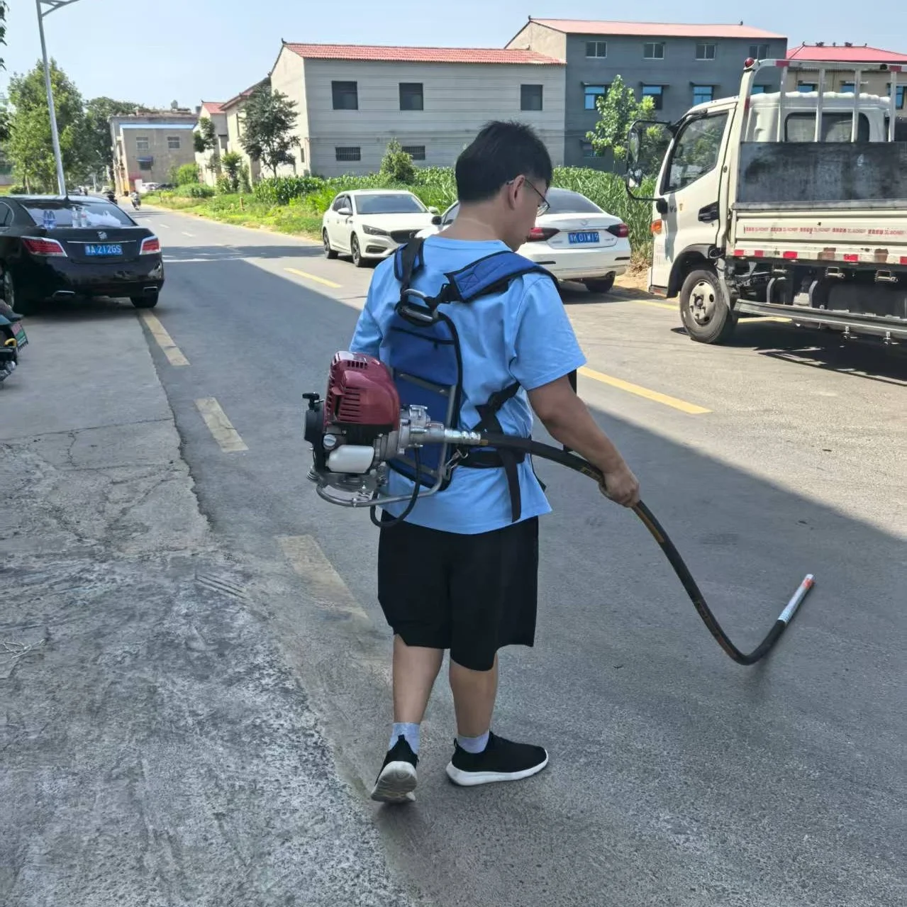 Portable And Durable Concrete Vibrator Poker Hose Power Concrete Vibrator Machine  Backpack Concrete Vibrator