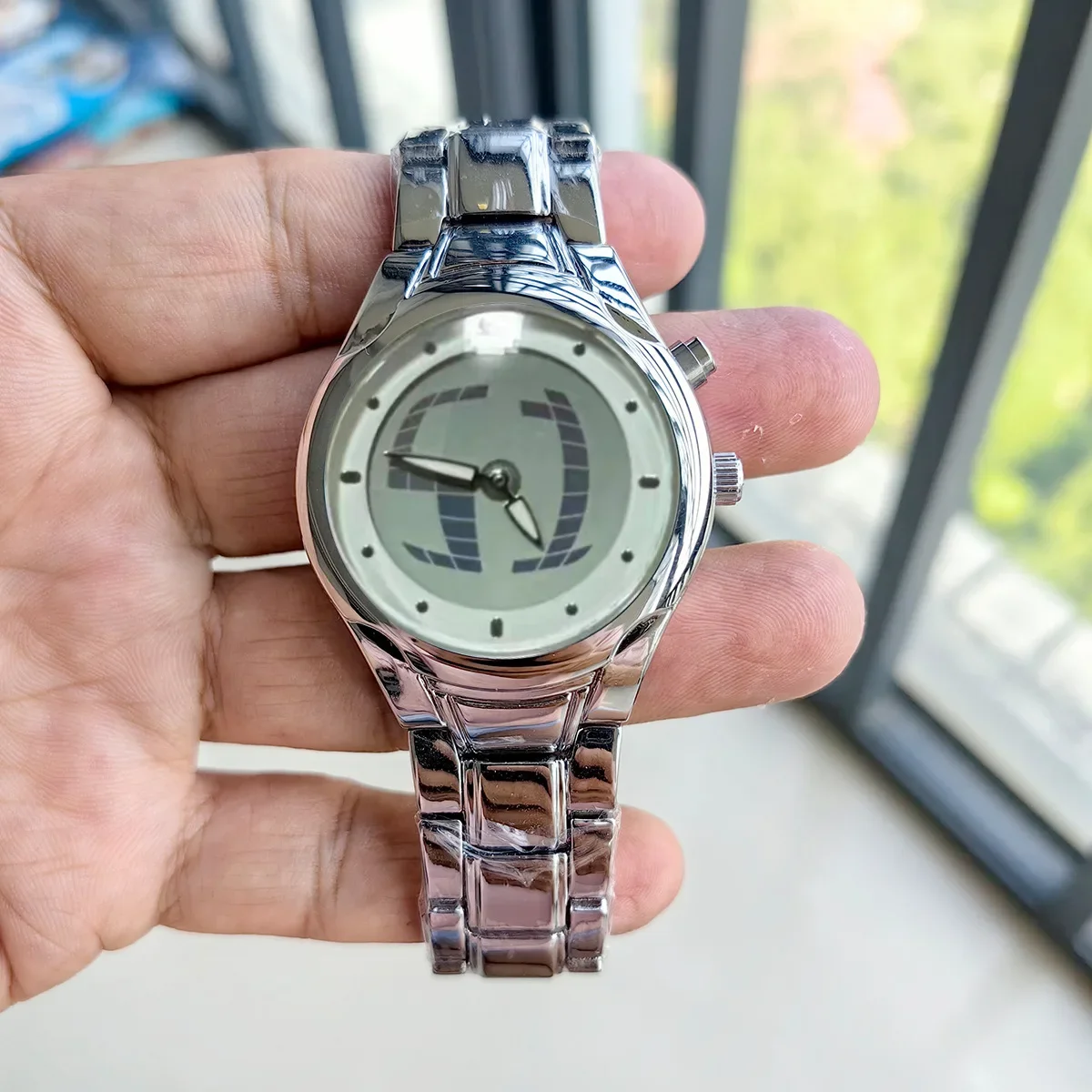 Rood quartz horloge Kleur Vierkant Y2K Wijzernummer Dubbel display Staal Personaliseer Hot Horloges Heren Zakelijk Dynamisch ontwerp Clcok