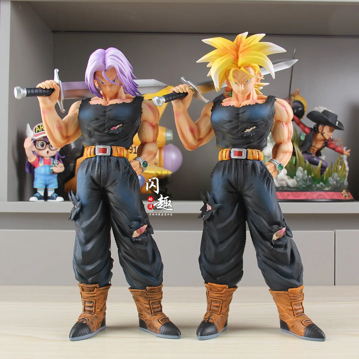 

В наличии: Аниме-фигурка Драгон Болл Транкс с двумя головами, статуэтка Транксу из ПВХ, модель для декора стола, кукла-игрушка, подарок