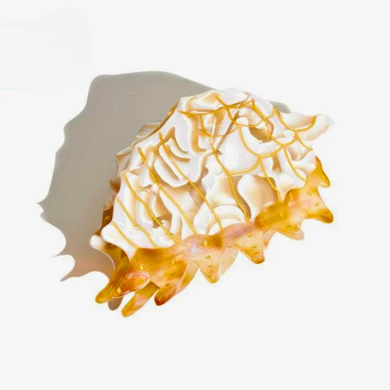 

Medium Golden Spider Conch Hair Claw Clip