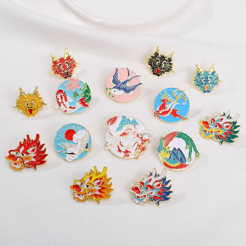 Auspicious Divine Beasts Abzeichen im chinesischen Stil, Drachenkopf, Kranich, Schwalbe, Phönix, Koi-Fisch, Hirschtier-Brosche, Schmuckschatulle