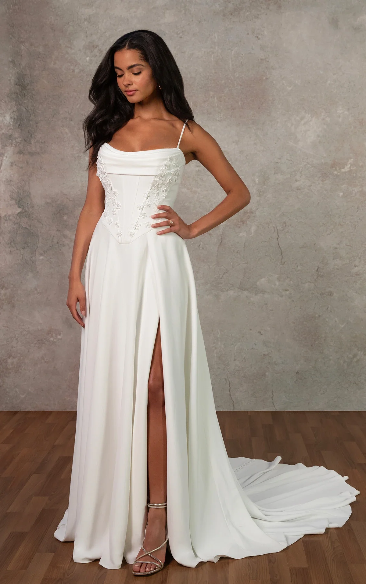 Lakshmigown Korsett-Satin-Hochzeitskleider mit Schal, sexy Strand-Brautkleider für Frauen, seitlich geschlitzt, maßgeschneiderte Bruidsjurken. – Detail 7