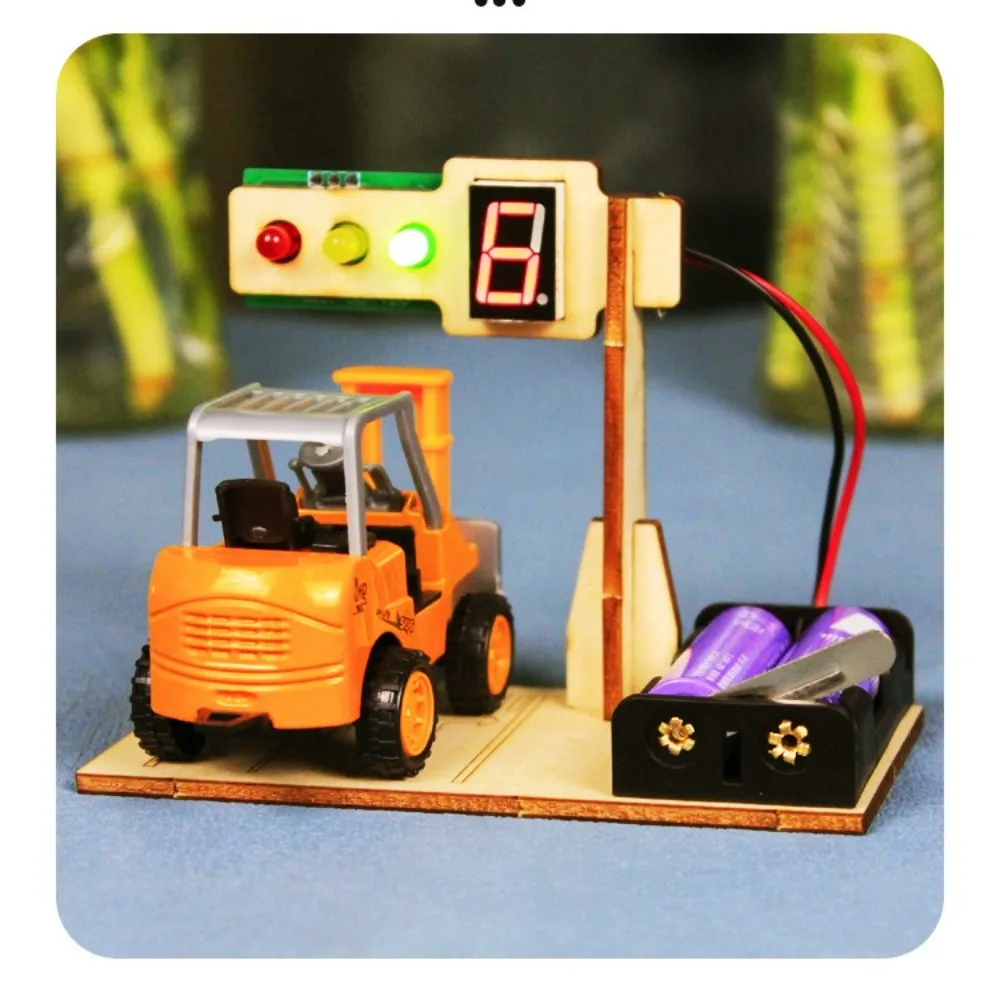 Teaching Aids Kit Wooden Traffic Signal Model Intelligence Traffic Light DIY Toy LED Student Handmade Material Children's Day