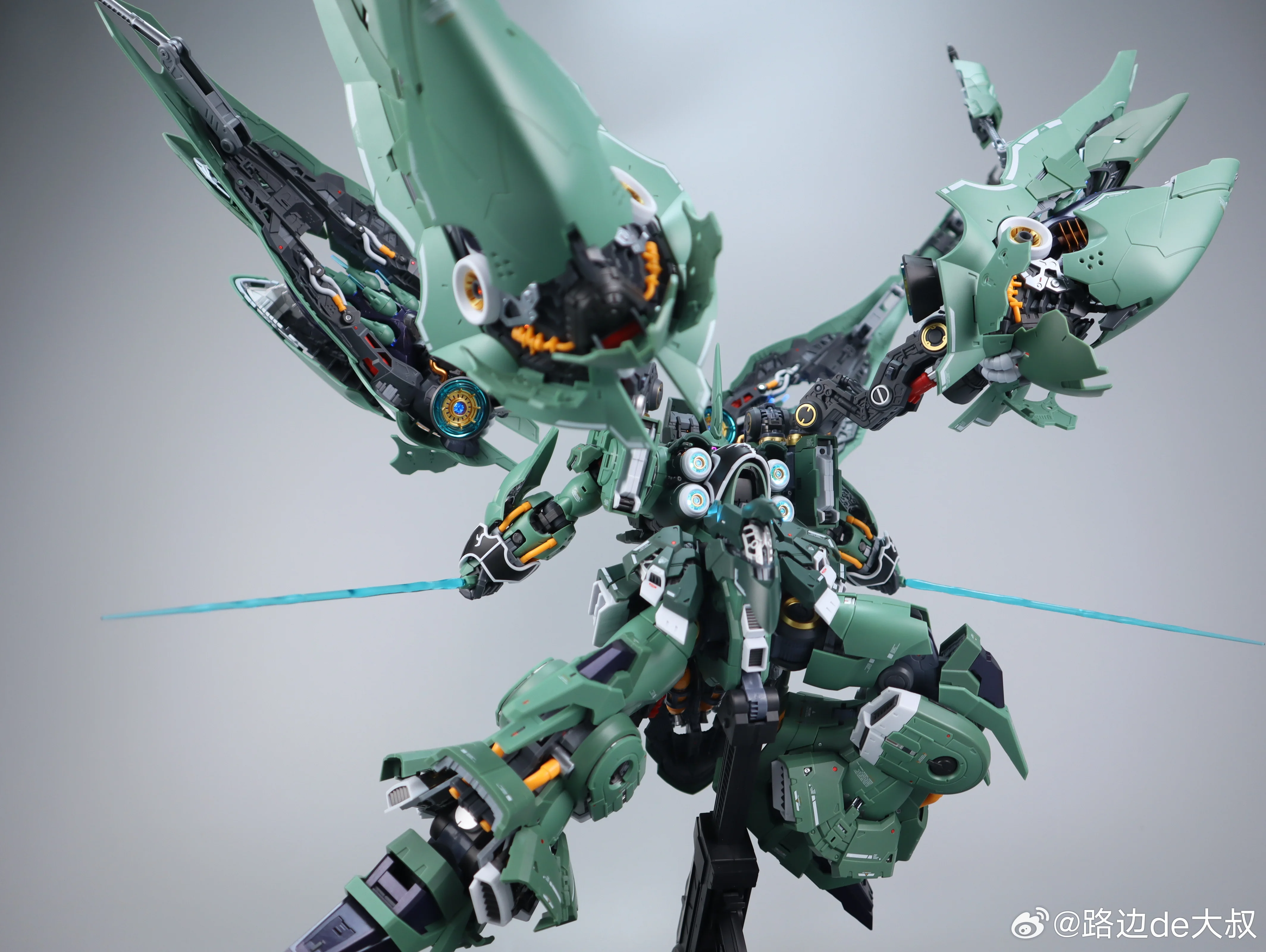 متوفر NZ-666 Kshatriya محور نموذج يعمل أوسريس المهيمن الجوي 1/100 MG Mecha LED طقم الإضاءة تجميع أطقم منمذجة لعبة