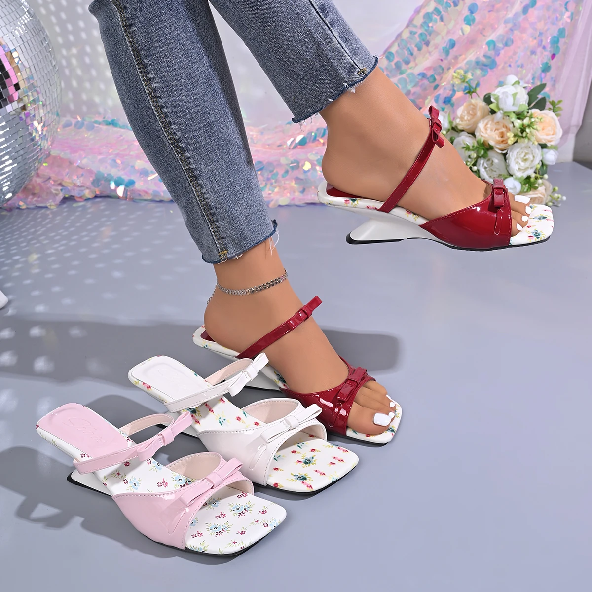 

Summer New Women's Fashion Floral Decoration Square Toe Slippers with Solid Color Shallow Bow Decorative Wedge Non-slip Slippers