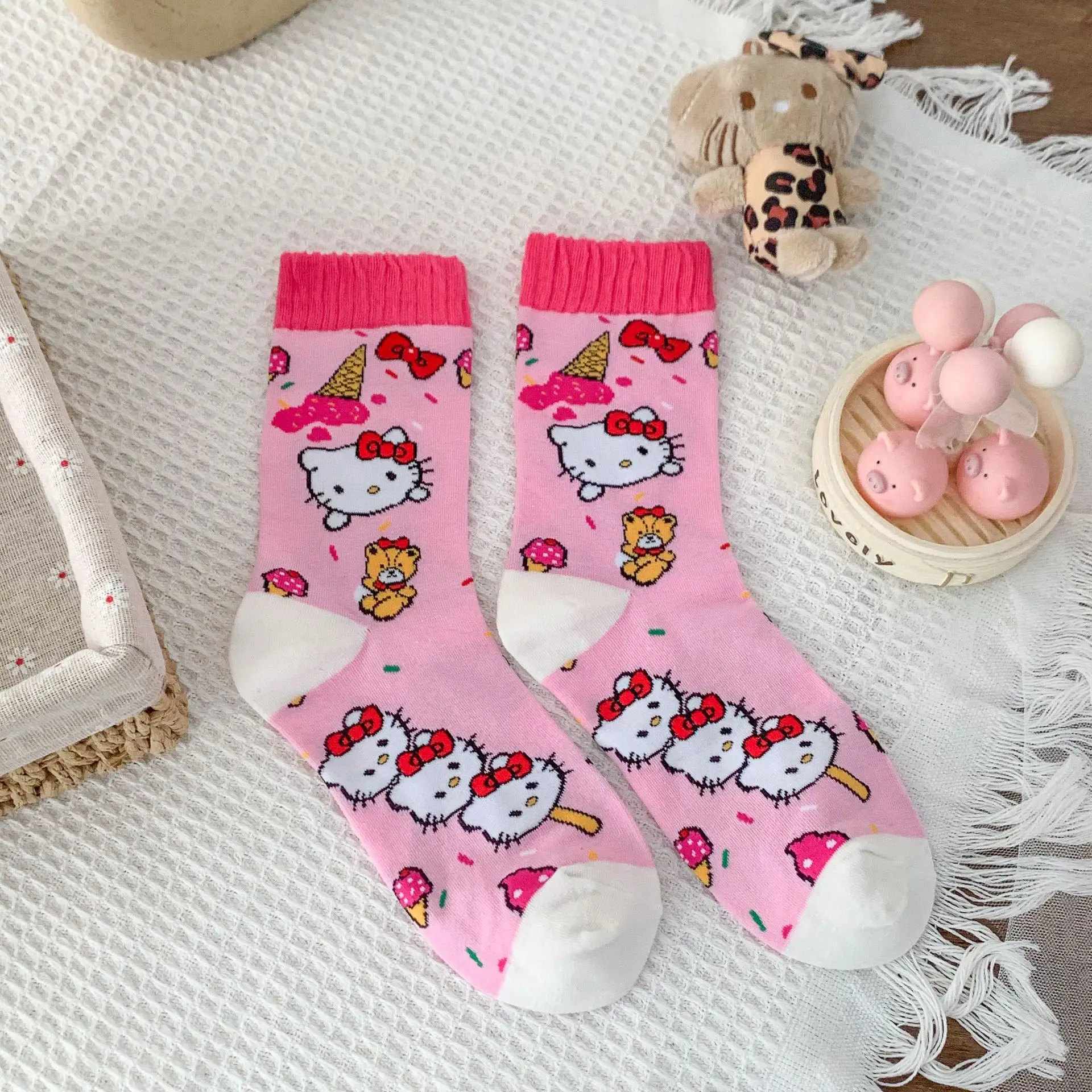 

Носки средней длины Hello Kitty, спортивные дышащие милые носки с героями мультфильмов для пары, скейтборда, чесаные хлопковые носки, подарки унисекс