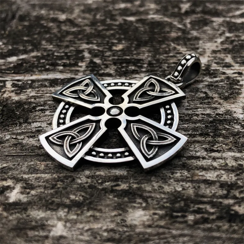 Creative Design Cross Shelf Celtic Knot Disc Pendant Trend Personality Men\'s Women\'s Pendant Necklace Anniversary Jewelry Gift