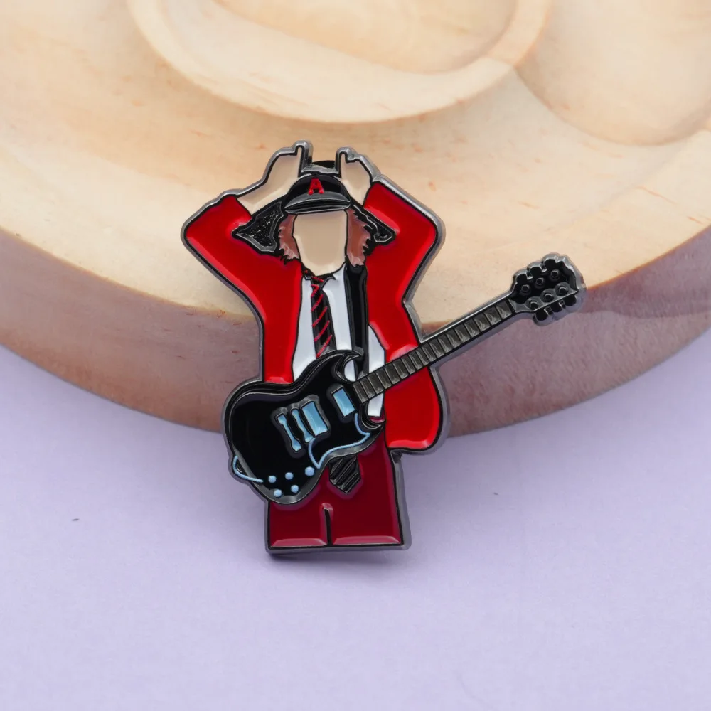 Pin de Metal Angus Young, insignia de banda de Rock, accesorios, regalo para seguidor, 1 ud.