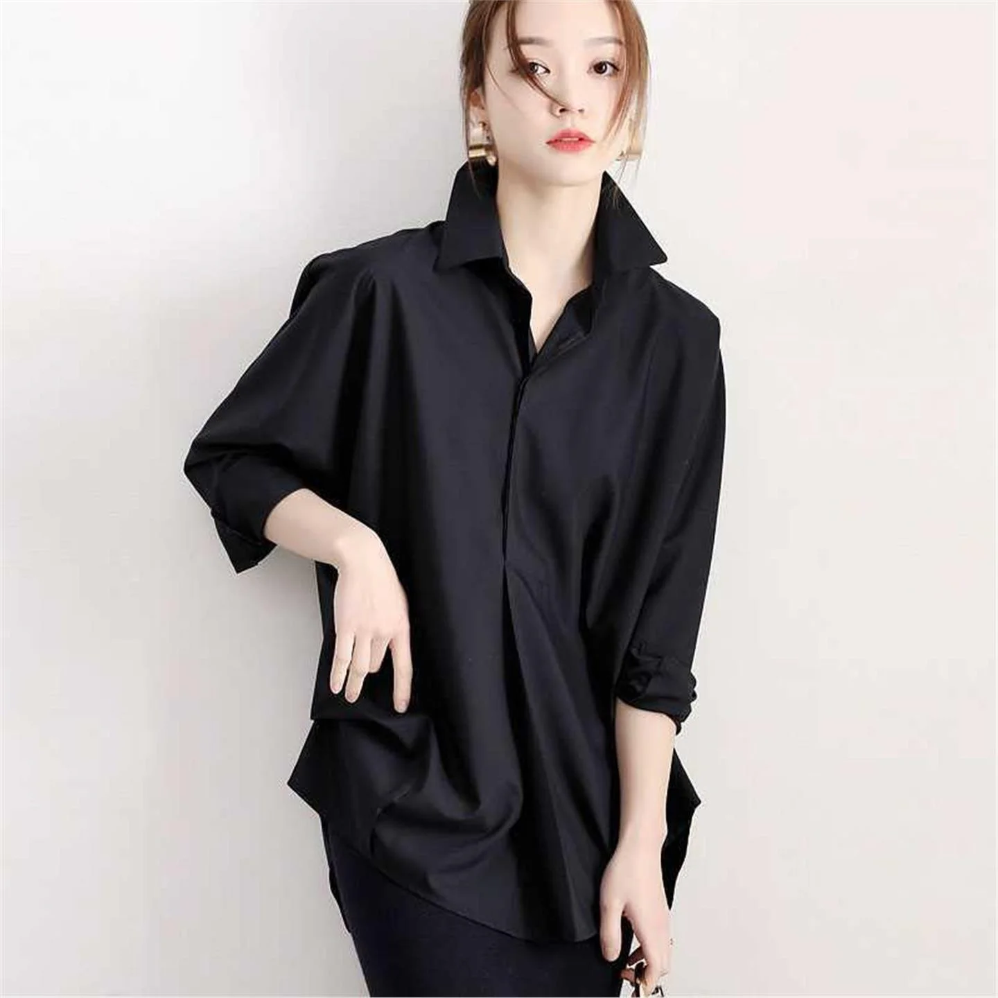 

Commute Style Loose Fit Shirt Button up Casual Korean Fashion White Button down Long Sleeve Collar Women's Thin Shirt