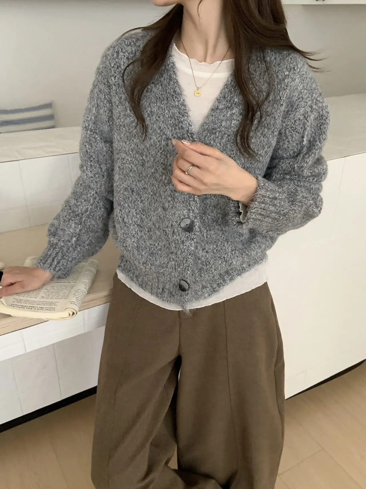 Women Beige Cozy Sweater Harajuku Vintage Korean Y2k Long Sleeves V-Neck Cashmere Sweaters Jumper 2025 Clothes Winter