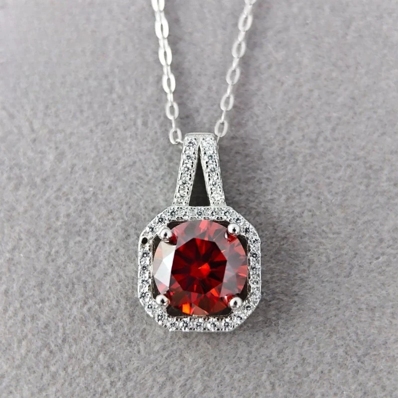 

1pc 2Carat Exquisite and Stylish Moissanite Pendant Necklace, Symbol of Beauty,Symbolic Valentine's Couple Jewelry