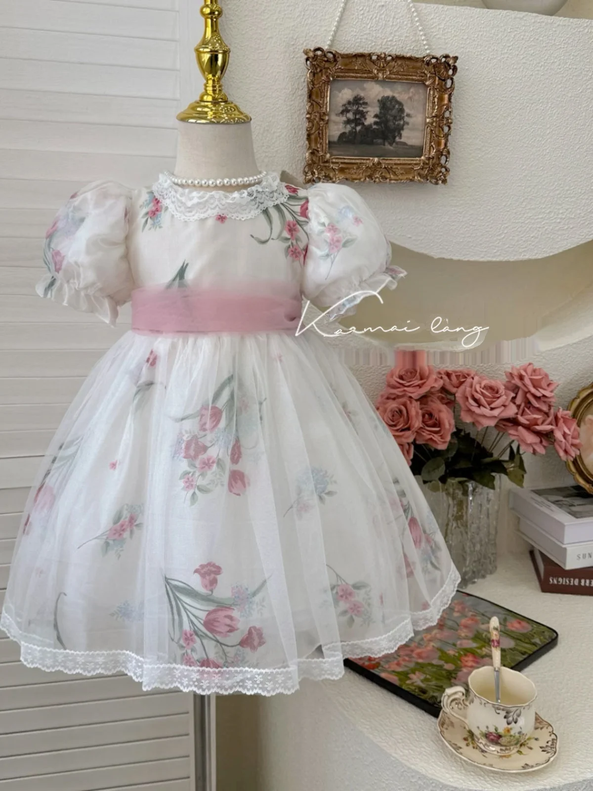 Vestido de Verão Novo Estilo Coreano para Meninas, Saia Princesa com Laço e Flor, Saia de Tule para Bebês, Roupas Infantis, Vestidos para Crianças