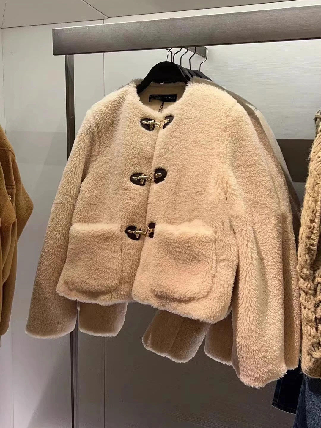 เสื้อโค้ทขนแกะสำหรับผู้หญิง ทรงกลม ตกแต่งด้วยผ้าสีฟ้า ซับในด้วยผ้าขนสัตว์ ทรงหลวม แขนยาว สีฟ้า