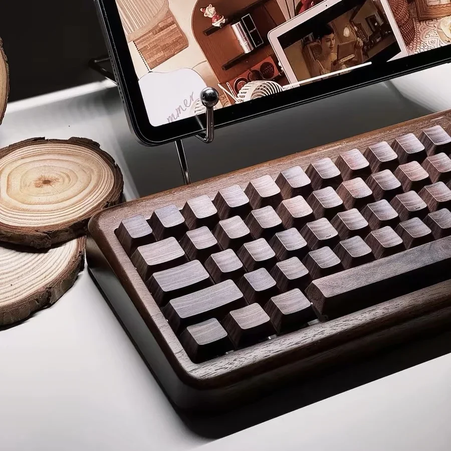 

Walnut Keycap Side Engraved Light Original Height Wood Grain Wood Tuo Tuo Mai Rain from VGN 75 68 87 98 104