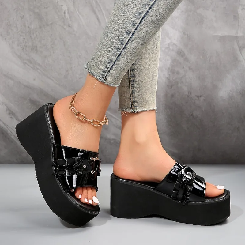 High quality hot selling fashion Spring 2025 New Thick Bottom Rough Heel Sponge Shoes Casual Cross-Border High Heel