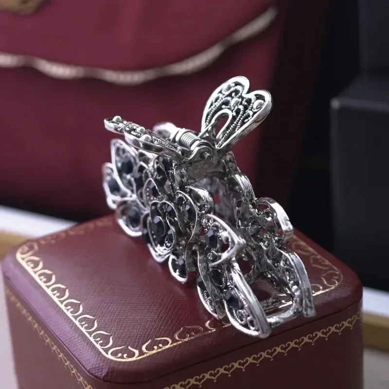 Metal Hollow Flower Shaped Grab Clip European Style Stacked Flower LargeSize Hair Clip Alloy Clip Vintage Diamond Hair Accessory