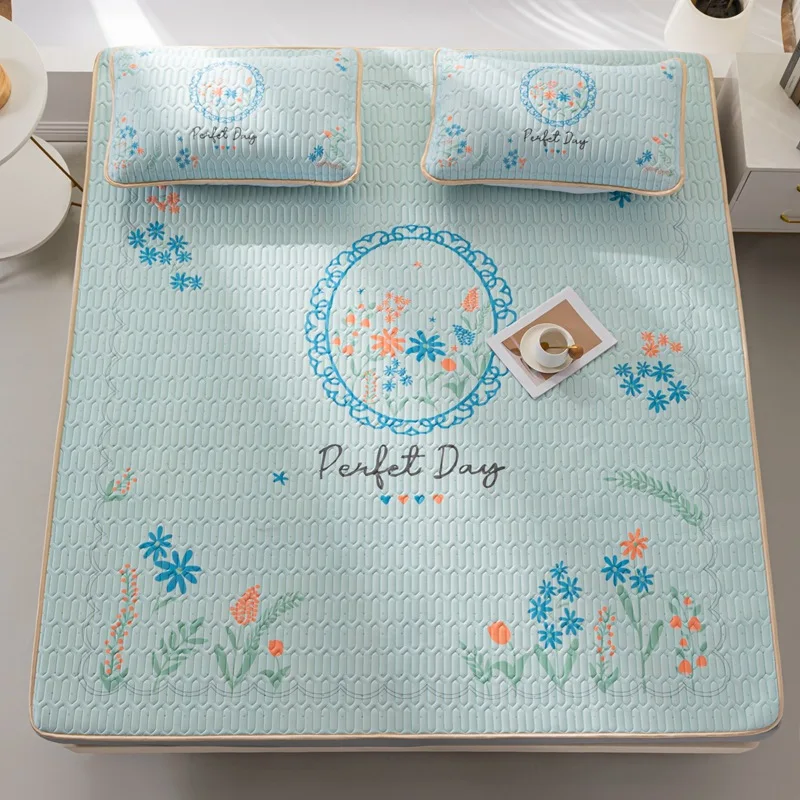 

Customizable spring and summer new cartoon small fresh printing 6mm thick latex mattress air conditioner seat three-piece set