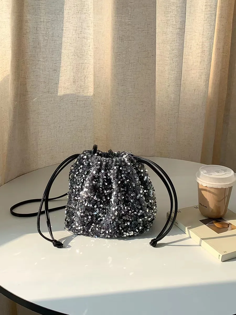 

New pleated design soft handbag European and American colorful sequin fashion versatile color shoulder bag drawstring lucky bag