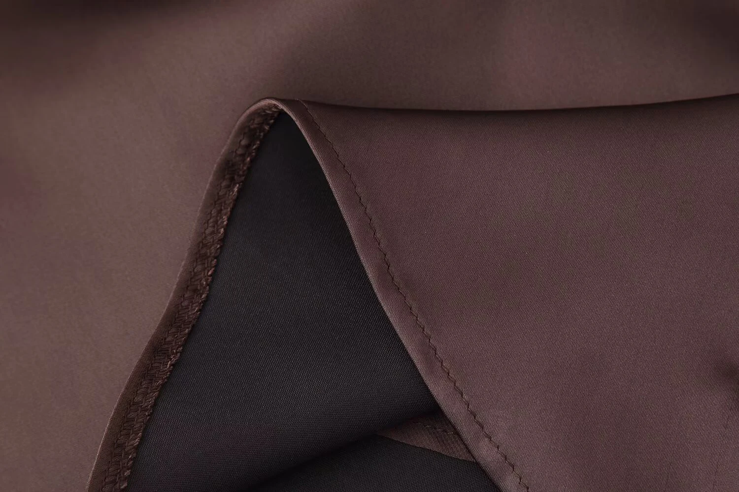 النمط الأوروبي والأمريكي 2025 الشتاء الملابس النسائية الجديدة نمط بسيط سليم صالح نسيج الحرير وشاح اللباس