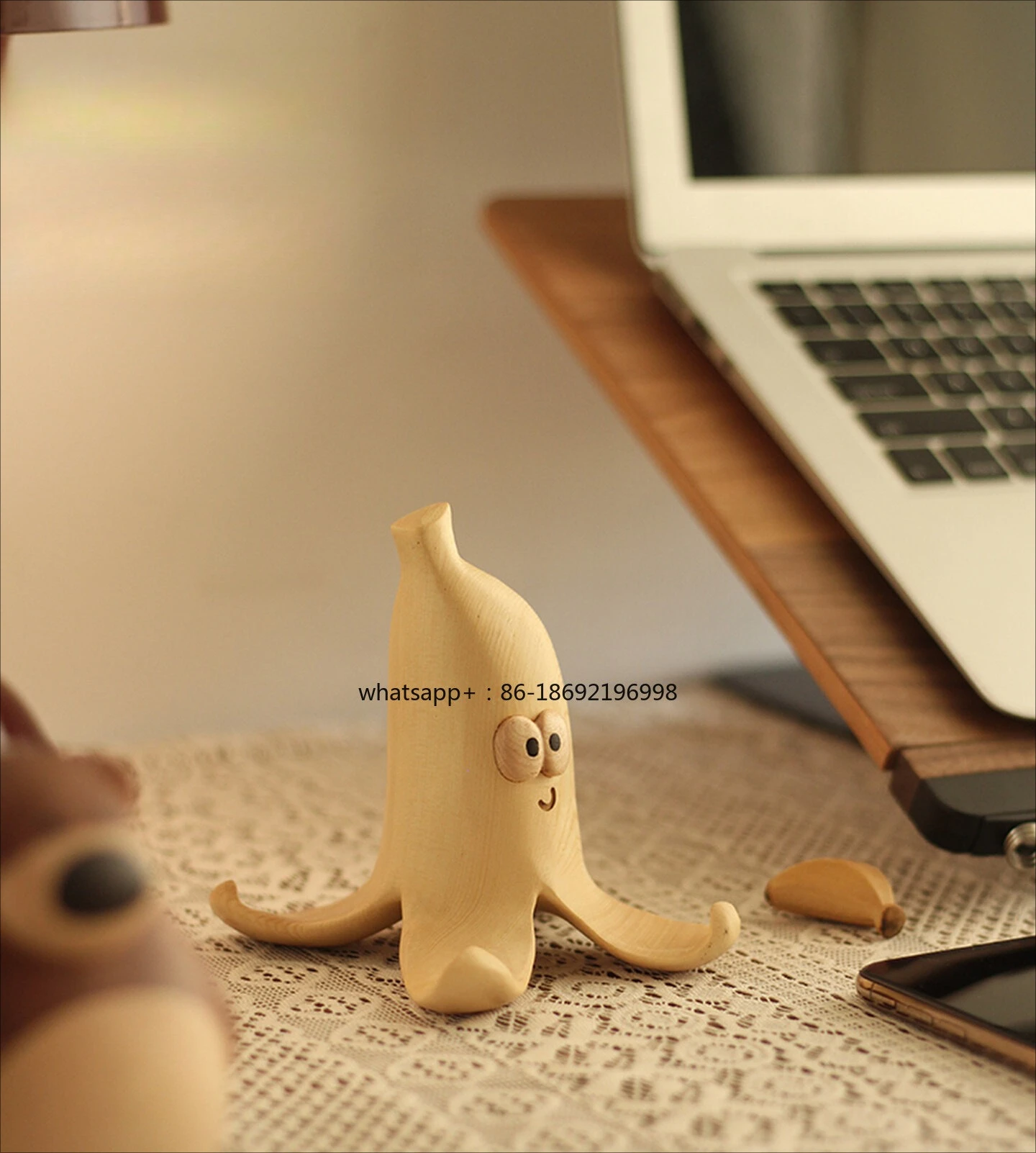 Sansi Kobo Solid Wood Banana Mobile Phone Holder Tablet Holder Cute Desktop Ornament Banana Friend Creative Gift