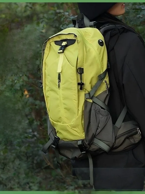 detachable-lightweight-hiking-traveling-mountain-climbing-backpack-floating-frame-suspension-system-men-women-unisex-square-bag