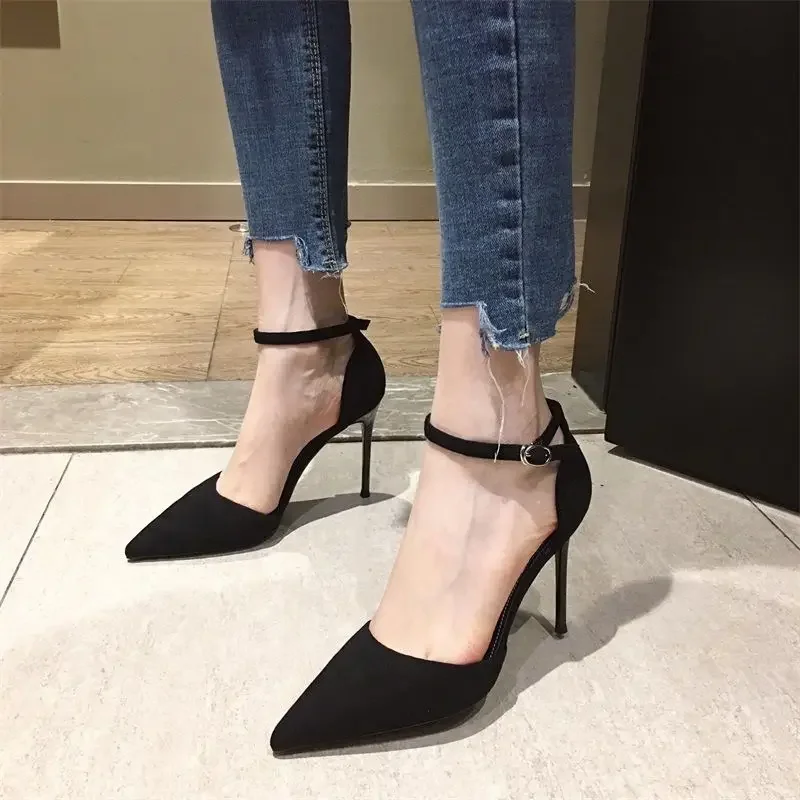 Elegant Women's Shoes 2024 New Spring Fine Heel Medium Heel Design Sensibility Niche Pointed Toe Women's Sandals Rubber Outsole