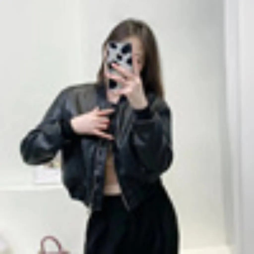 Giacca da moto casual in pelle nera da donna Cappotto corto in pelle stile europeo e americano alla moda primaverile per donna