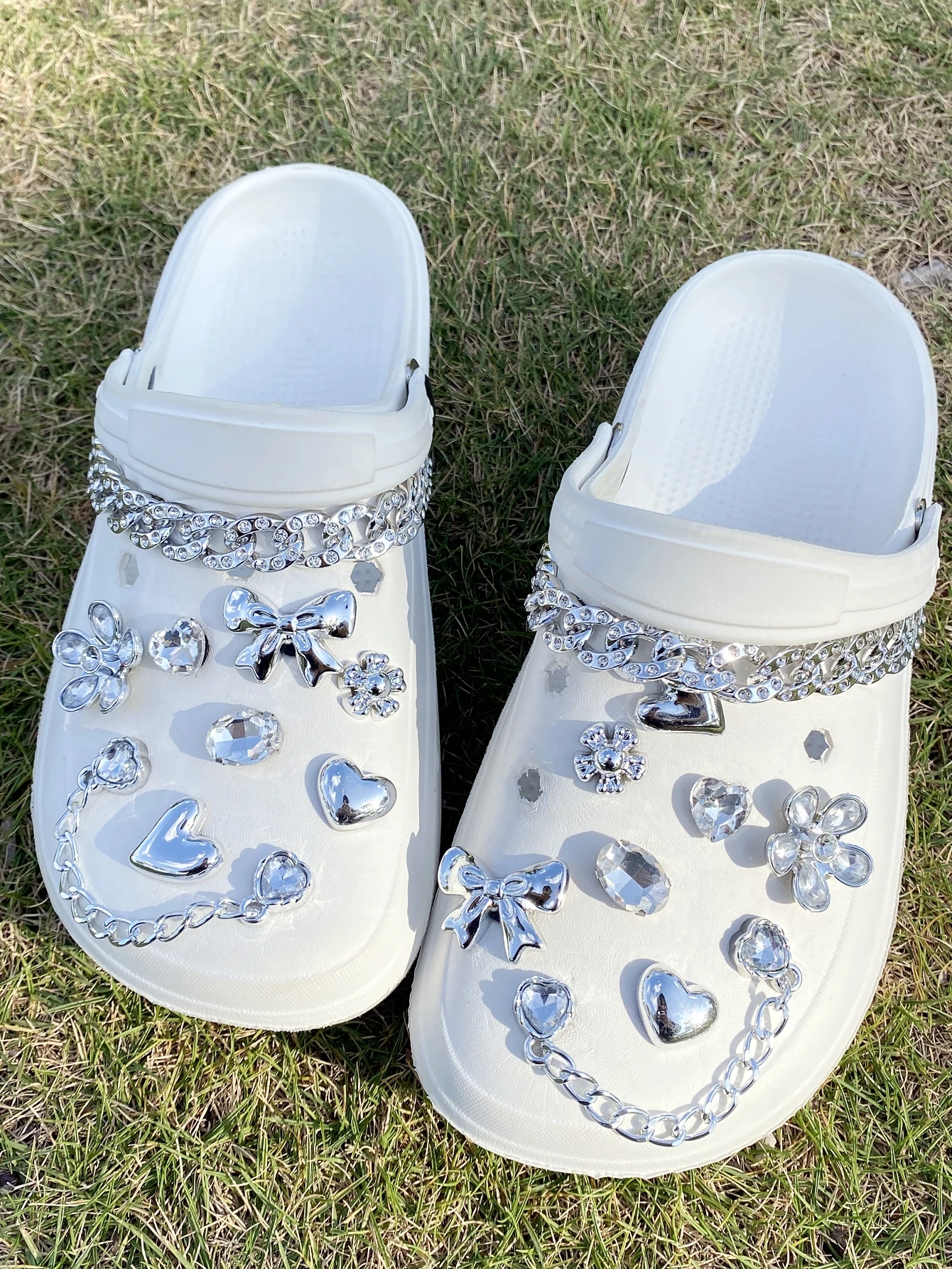 18 silver bows, heart, heart chain, diamond chain and other DIY shoe buckle decorations, multi-functional shoe clip accessories