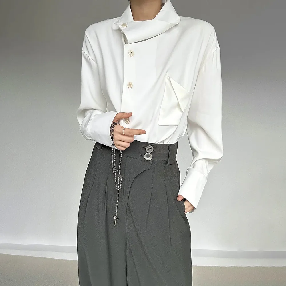 Camicia a maniche lunghe in tinta unita a maniche lunghe da uomo nuova primavera 2025 Elegante retrò di fascia alta Moda scollo allentato Design Irregolare Top da uomo