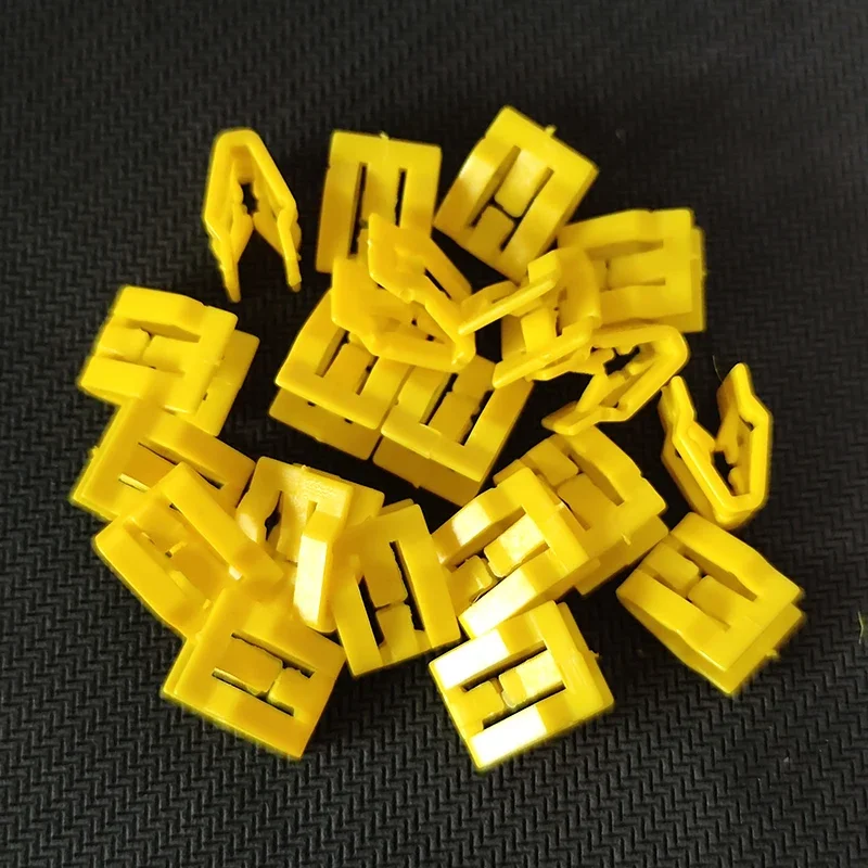 50x Clips de retención universales salpicaderos de coche DVD CD Panel placa embellecedora Interior Clip fijo para sujetadores Geely Chery Ford Peugeot