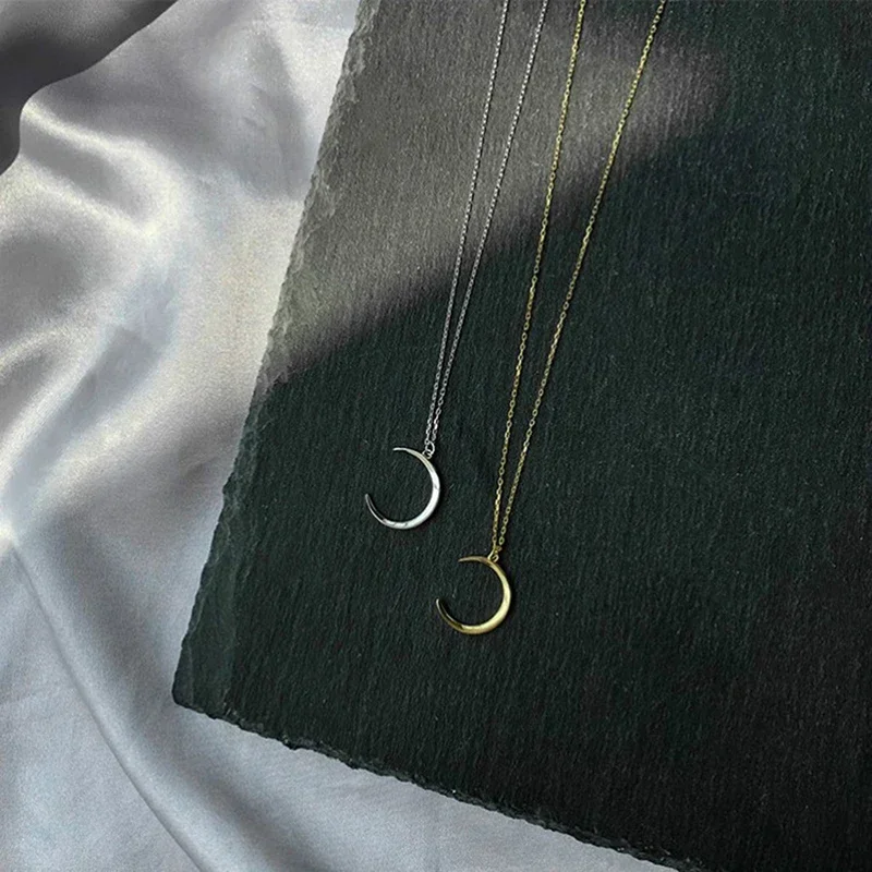 Sweet  Fashion Moon Silver Plated Jewelry Temperament Crescent Clavicle Chain Pendant Necklaces Goth Gold Necklace for Women