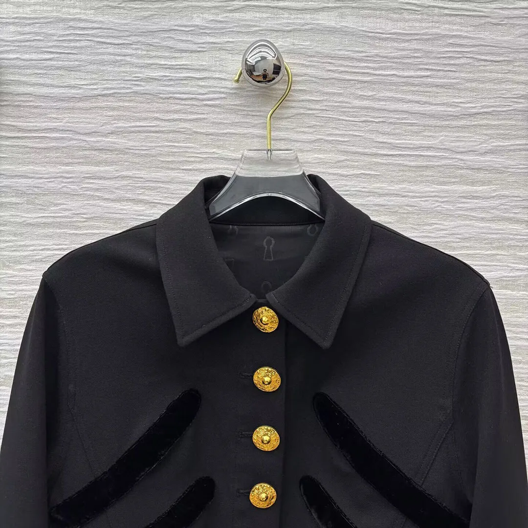 2025 New Autumn Black Velvet Patchwork Vintage Short Design Jacket Women Lapel Gold Buttons Long Sleeve Streetwear Designer Coat
