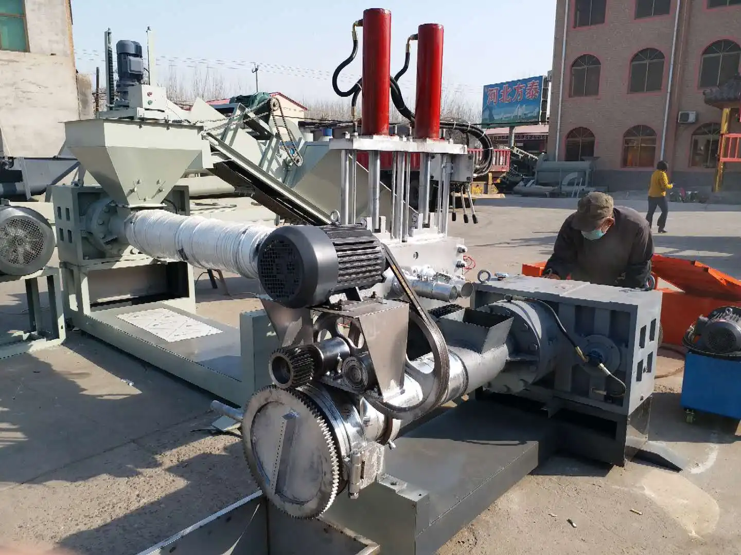 Waste Plastic Recycling Machine Pet Plastic Raw Material Granules Price Granulator Machine for Plastic Hdpe