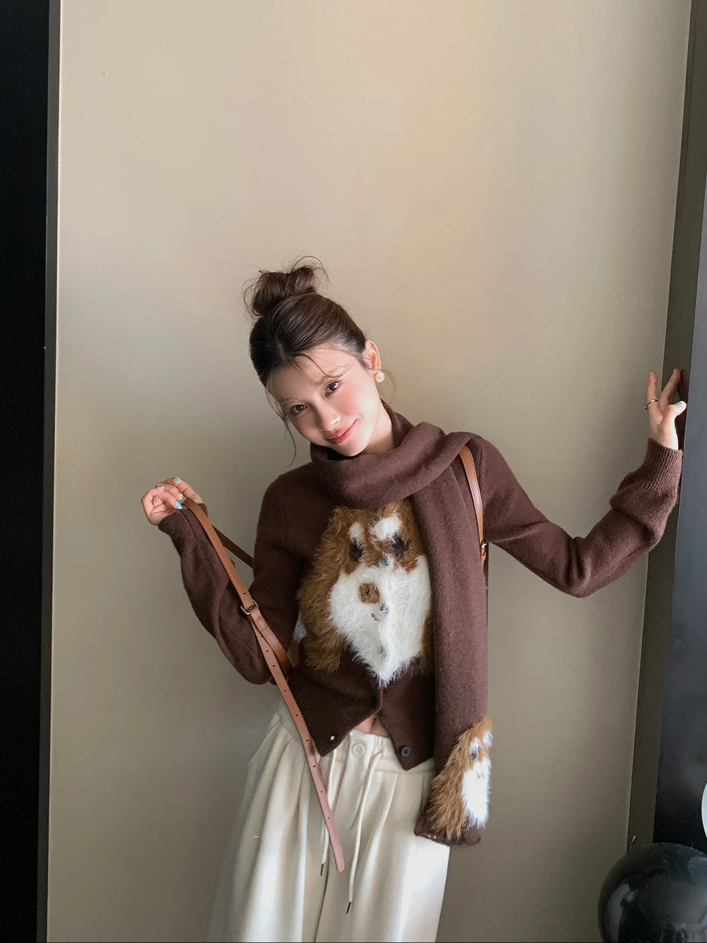 

Свитер LIONE Cute Sle с длинными рукавами и шарфом для собак, с дизайном «большие уши», комплект из двух предметов, стандартный крой, зимняя одежда