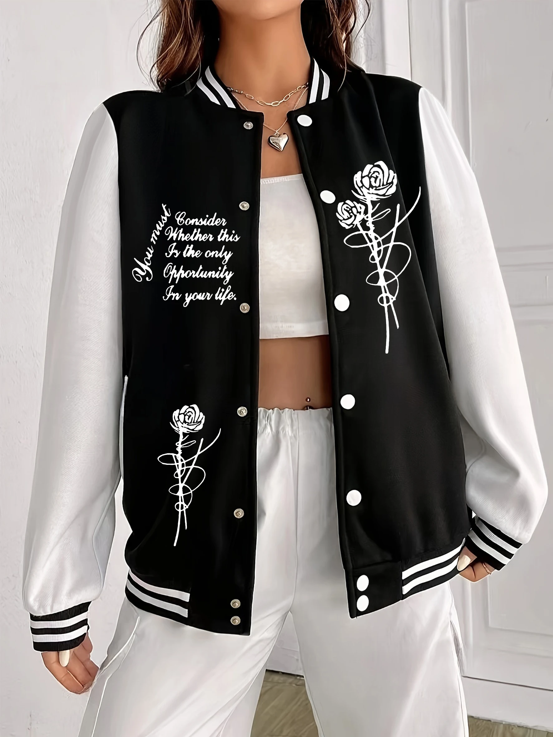 เสื้อแจ็คเก็ตเบสบอลพิมพ์ลายดอกกุหลาบและคำศิลปะสำหรับผู้หญิง สไตล์ฮิปฮอปลำลอง เสื้อคลุมหลวมๆ สตรีทแวร์สำหรับฤดูใบไม้ร่วง เสื้อฟลีซแบบยูนิเซ็กส์