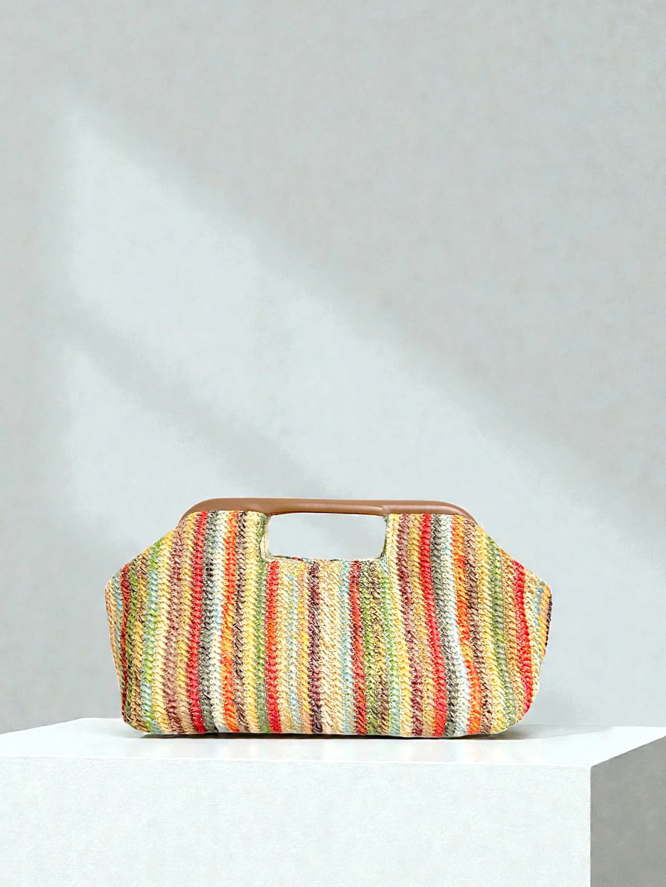 2026 New Colorful Striped Straw Woven Clutch Bag, Women's Summer Vacation Style Handbag, Fashionable Versatile Beach Tote Bag (Pattern Random)