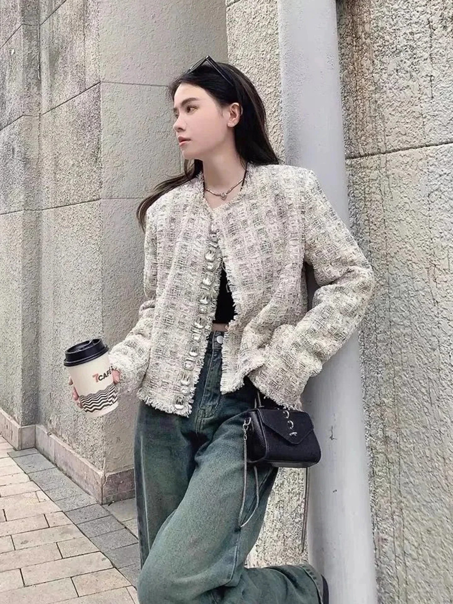 Autumn New Tweed Small Fragrant Style Heavy Industry Woven Jewel Buckle Round Neck Short Coat for Women