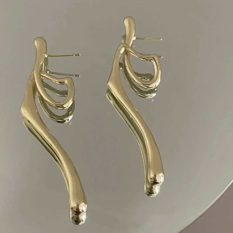 2026 New European and American Ins Folded Metal Texture Earrings with Exaggerated Irregular Lines Jewelry Accessories for Women