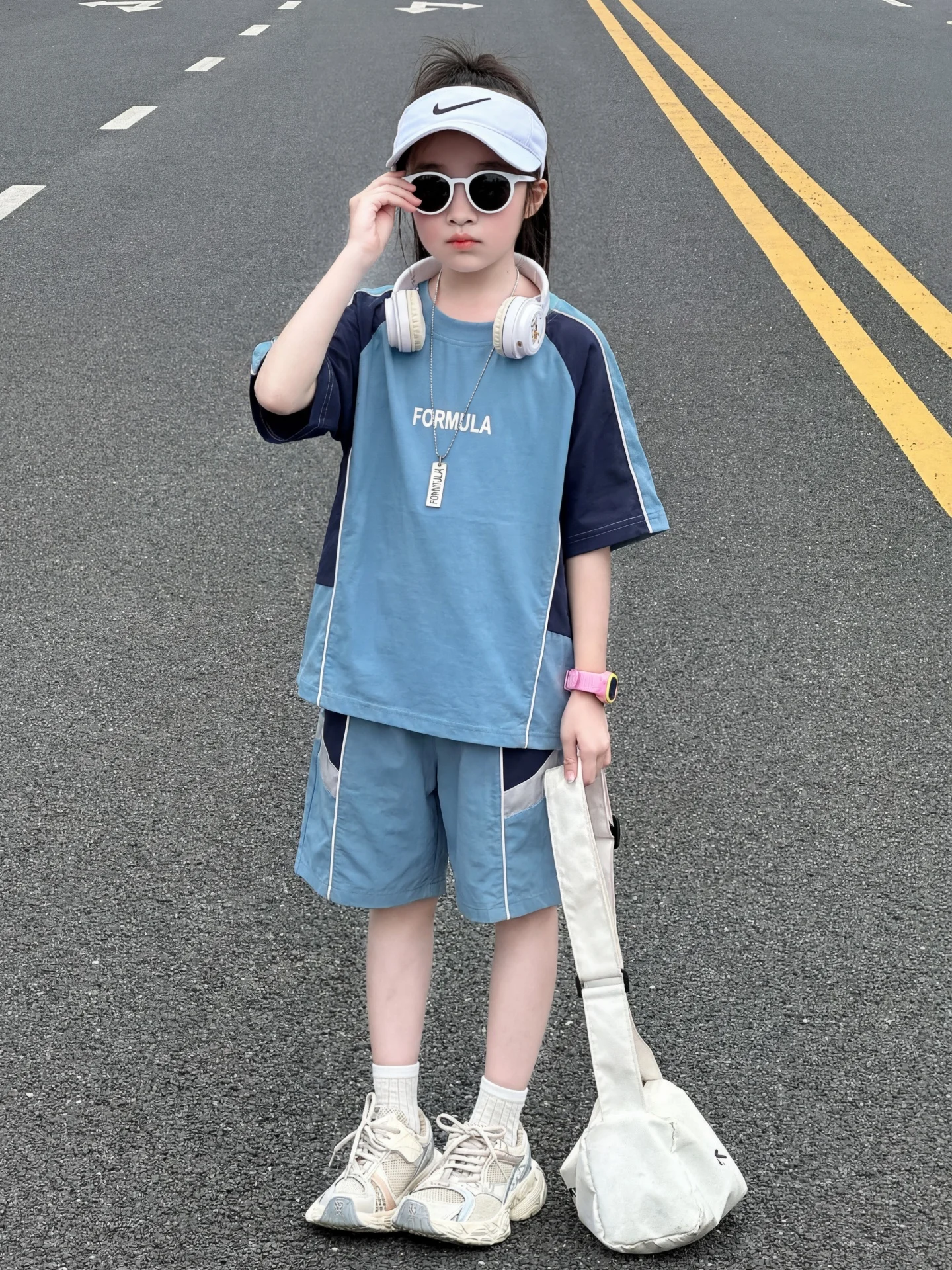 completo-da-basket-per-ragazze-leggero-estivo-maniche-corte-e-pantaloncini-asciugatura-rapida-abbigliamento-sportivo-stile-casual-per-bambini-set-due-pezzi