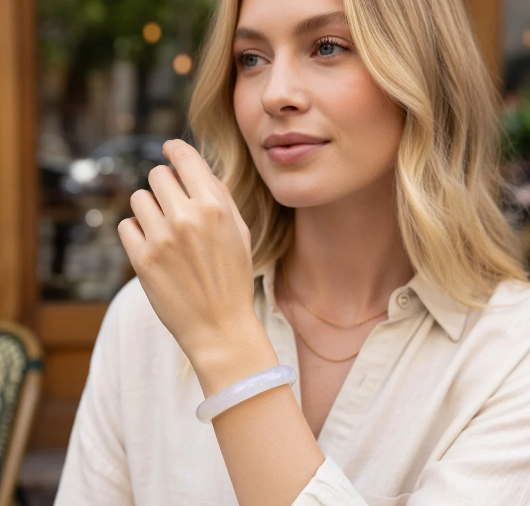 

Luxury Ice Species Translucent White Moonlight Jade Bangle Bracelet for Women Cat Eye Stone Agate Glass Elegant Light Luxury Gif